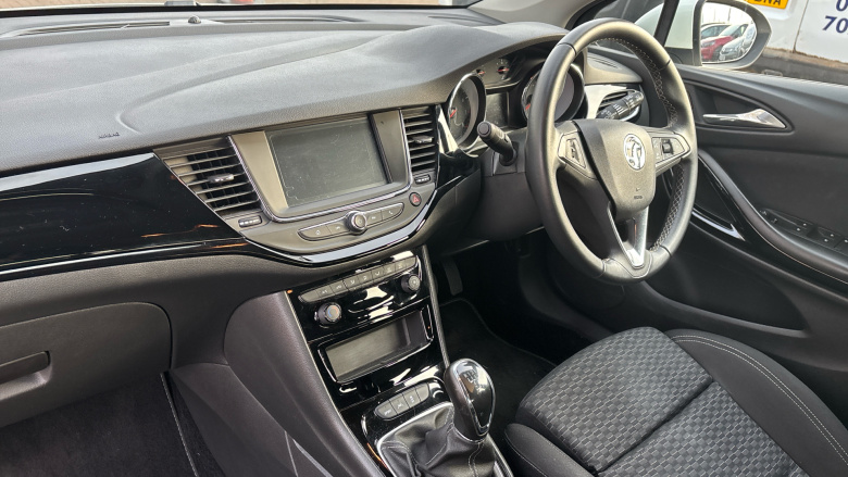 Vauxhall Astra 1.4T 16V 150 SRi 5dr Petrol Hatchback